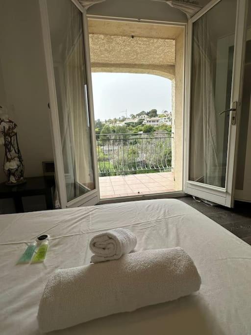Villa Constance 3 Antibes - Spacieux Logement En Dernier Etage 外观 照片